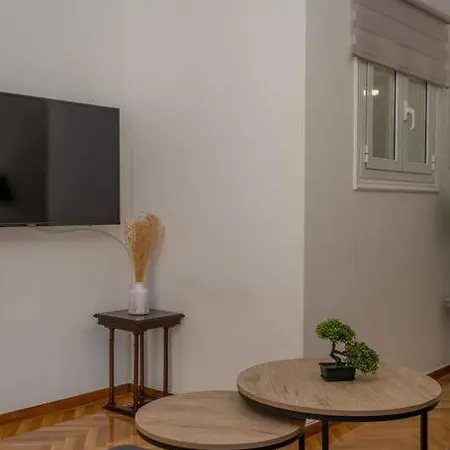 Classy & Comfy 1 Bd Apt 4' To Acropolis Apartment *